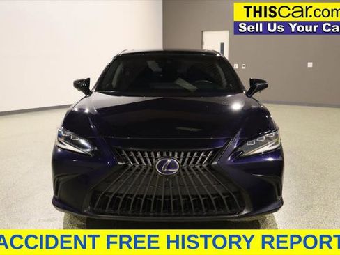 Used 2022 Lexus ES 300h Ultra Luxury w/ Accessory Package 2 FWD image 3