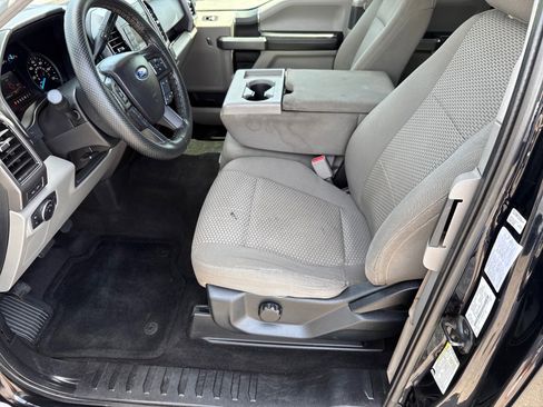 Used 2017 Ford F150 XLT w/ Heavy-Duty Payload Package AWD/4WD image 10