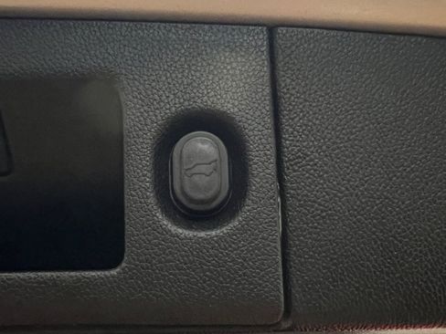 Used 2020 Chevrolet Tahoe LT image 37