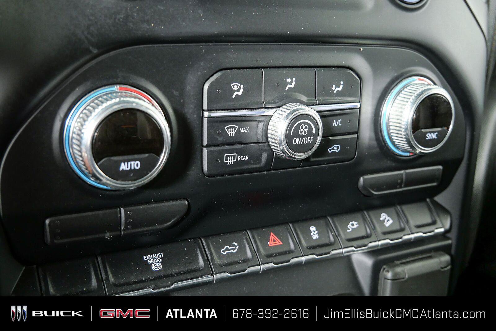 Used 2022 GMC Sierra 2500 AT4 w/ Gooseneck/5TH Wheel Package AWD/4WD image 16