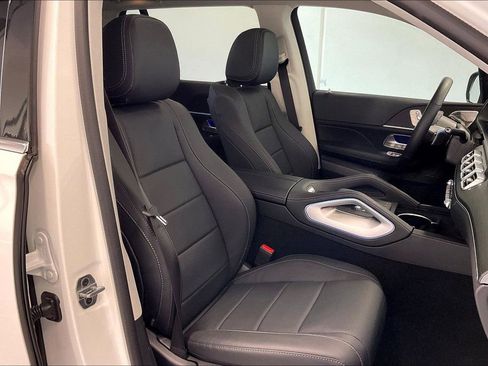 Used 2026 Mercedes-Benz GLS 450 4MATIC image 8