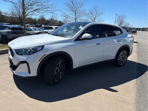 Used 2026 BMW X2 xDrive28i AWD/4WD image 3