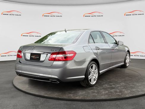 Used 2010 Mercedes-Benz E 550 4MATIC Sedan image 10