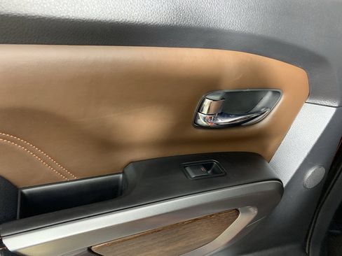 Used 2018 Nissan Titan Platinum Reserve w/ Platinum Utility Package image 30