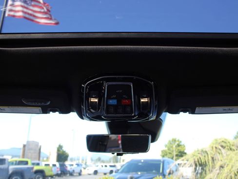 Used 2022 Jeep Grand Cherokee L Overland w/ Advanced Protech Group III image 22