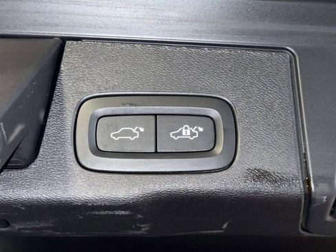 Used 2023 Volvo XC60 B5 Core w/ Climate Package FWD image 18