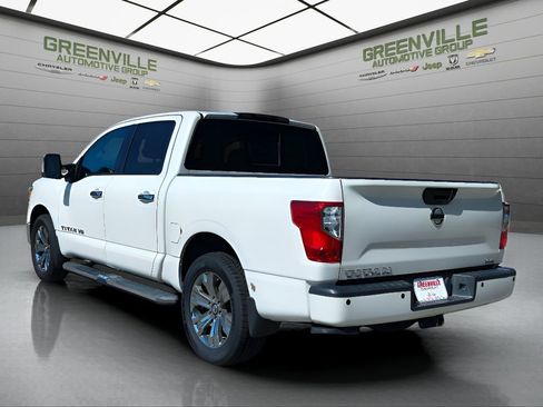 Used 2018 Nissan Titan SL w/ Chrome Package RWD image 3