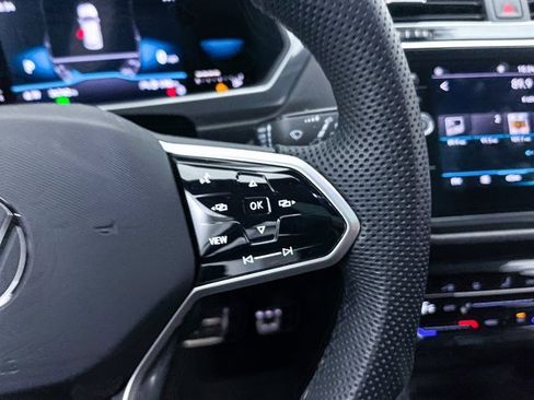 Used 2022 Volkswagen Tiguan SE R-Line image 30