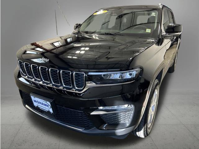 Used 2023 Jeep Grand Cherokee Limited AWD/4WD image 1