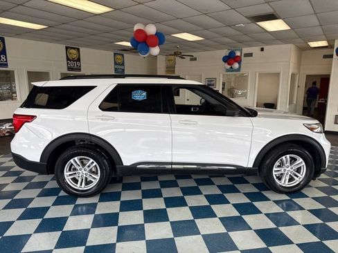 Used 2020 Ford Explorer XLT AWD/4WD image 8