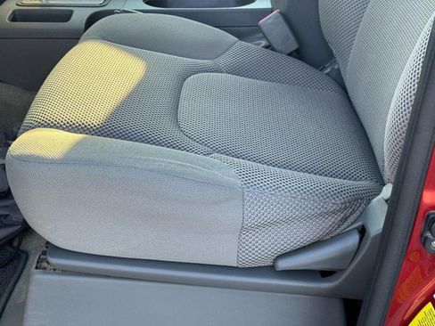 Used 2014 Nissan Frontier SV image 22