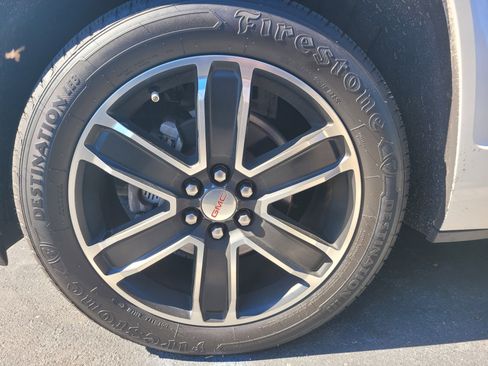 Used 2019 GMC Acadia Denali w/ Technology Package image 8