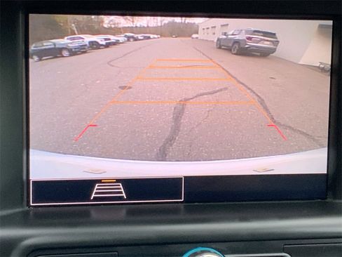 Used 2023 GMC Terrain SLE w/ Driver Convenience Package image 15