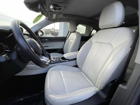 Used 2020 Alfa Romeo Stelvio Sprint w/ Nero Edizione image 12