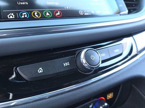 Used 2024 Buick Enclave Premium image 30