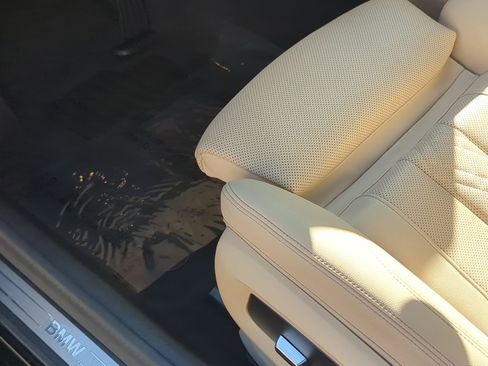 Used 2023 BMW 530i w/ Premium Package image 17