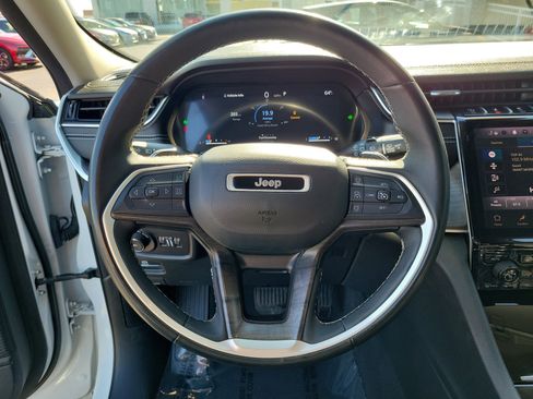 Used 2023 Jeep Grand Cherokee L Limited AWD/4WD image 21