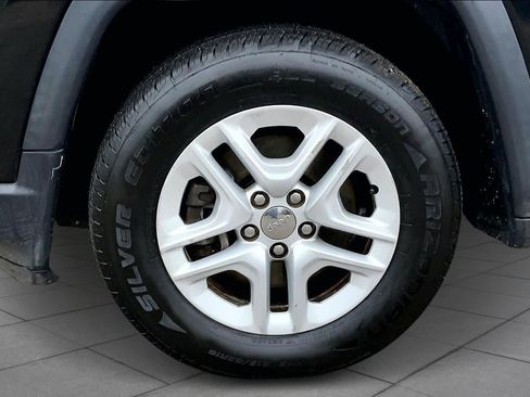 Used 2017 Jeep Compass Sport image 10