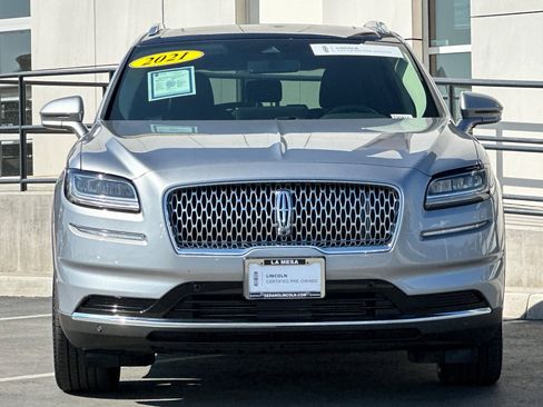 Certified 2021 Lincoln Nautilus Reserve image 8