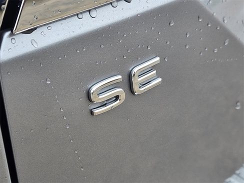 New 2026 Volkswagen Atlas SE image 8