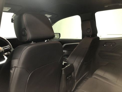 Used 2024 Chevrolet Colorado Z71 w/ Z71 Convenience Package 2 image 16