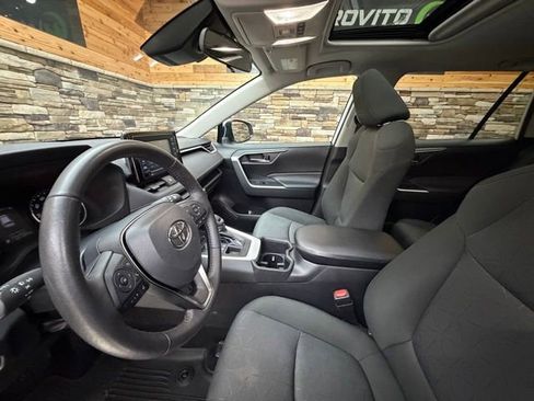 Used 2022 Toyota RAV4 XLE w/ Convenience Package AWD/4WD image 11