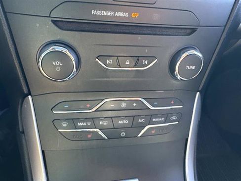 Used 2016 Ford Edge SEL w/ Equipment Group 201A AWD/4WD image 36