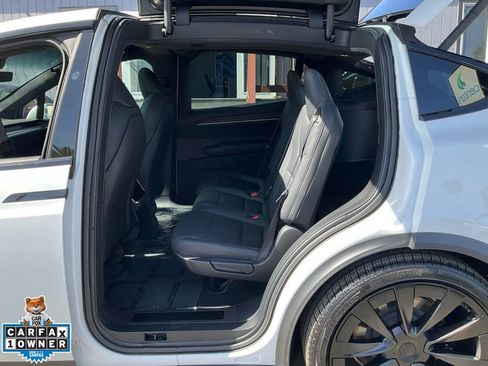 Used 2022 Tesla Model X image 7