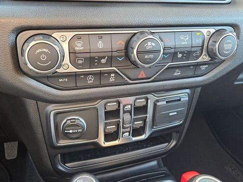 Certified 2025 Jeep Wrangler Unlimited Sport image 18