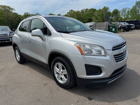 Used 2016 Chevrolet Trax LT w/ LT Convenience Package FWD image 7