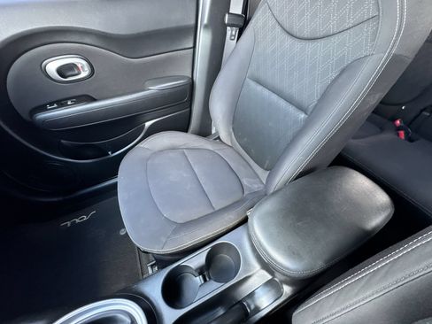 Used 2018 Kia Soul FWD image 20