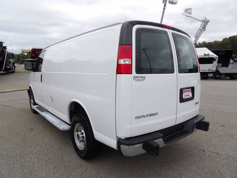 Used 2024 GMC Savana 2500 w/ Driver Convenience Package image 5
