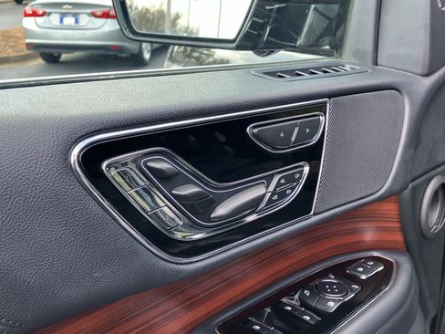 Used 2024 Lincoln Navigator Reserve image 17