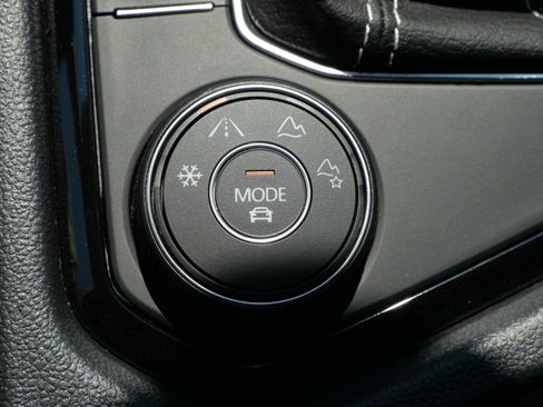 Used 2023 Volkswagen Taos SEL AWD/4WD image 29