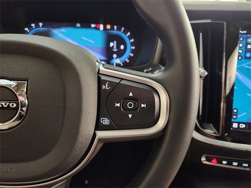 Used 2024 Volvo S60 B5 Core image 30