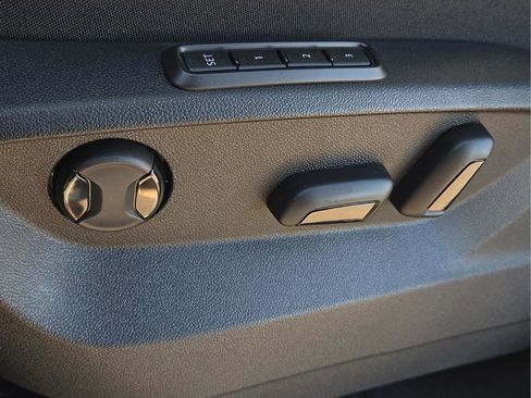 New 2026 Volkswagen Atlas SEL image 18