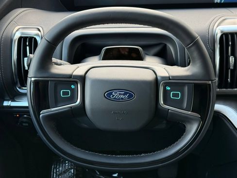 Used 2025 Ford Expedition Platinum AWD/4WD image 29