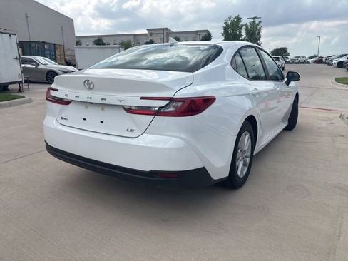 Used 2025 Toyota Camry LE image 3