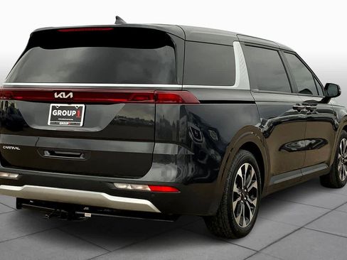 Certified 2024 Kia Carnival EX image 11