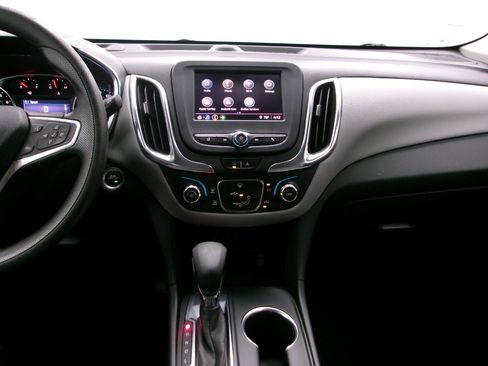 Used 2022 Chevrolet Equinox LS w/ LS Convenience Package FWD image 10