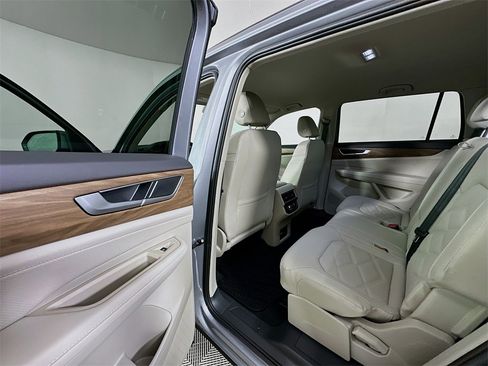New 2026 Volkswagen Atlas SE image 16