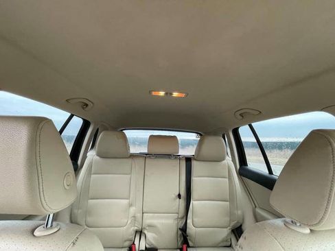 Used 2016 Volkswagen Tiguan S image 32