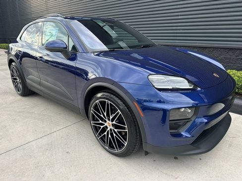 Used 2026 Porsche Macan Electric RWD image 11