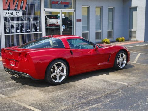 Used 2005 Chevrolet Corvette Coupe w/ Preferred Equipment Group RWD image 6