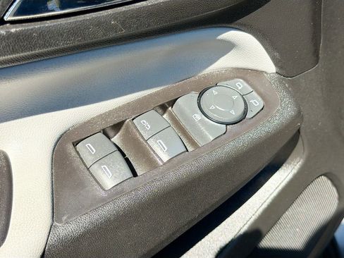 Used 2019 Chevrolet Equinox LS w/ LS Convenience Package image 17