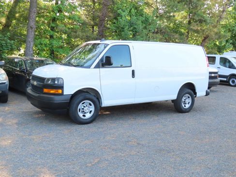 Used 2021 Chevrolet Express 2500 w/ Driver Convenience Package RWD image 2