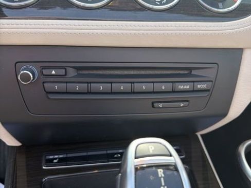 Used 2011 BMW Z4 sDrive35i image 25