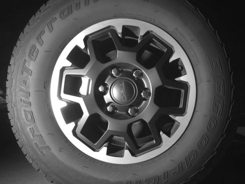 Used 2025 Toyota Tacoma TRD Off-Road AWD/4WD image 16