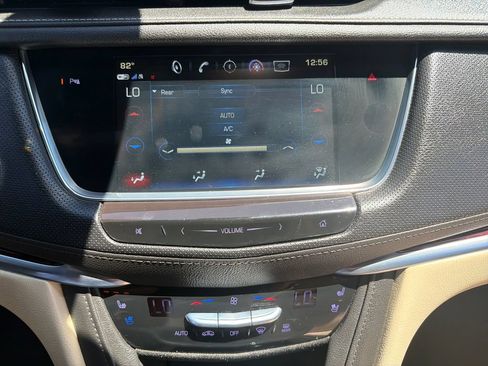 Used 2019 Cadillac XT5 Premium Luxury AWD/4WD image 14