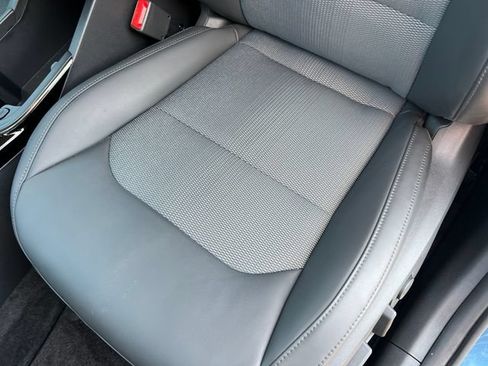 Used 2024 Kia Niro EX FWD image 10